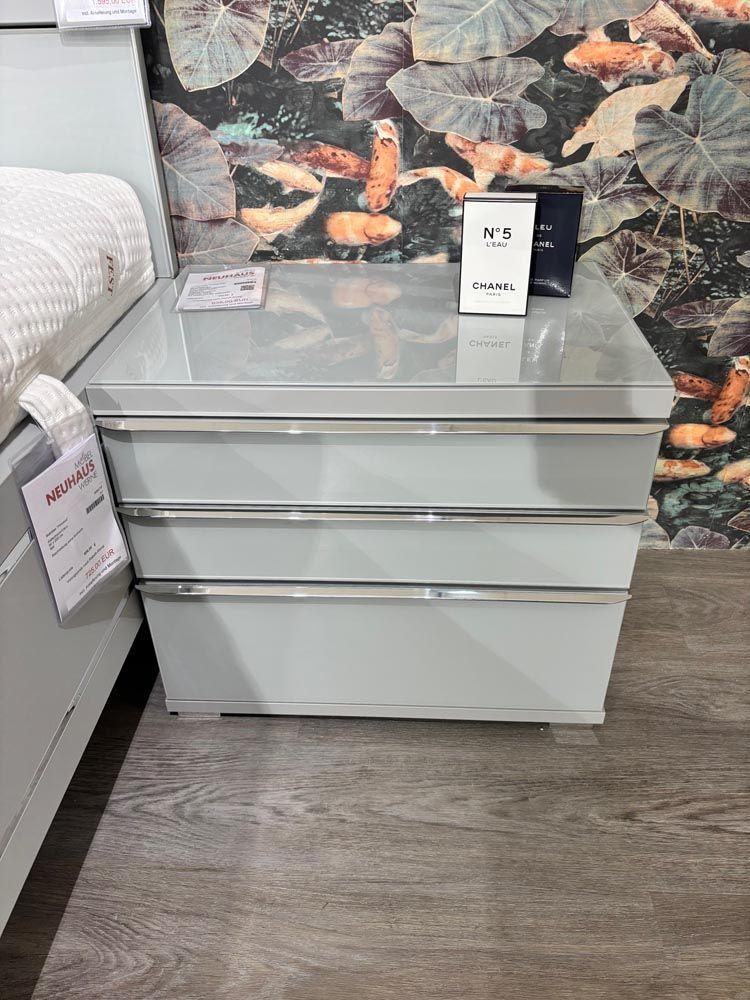 Bettanlage "Sinfonie" Dekor hellgrau.