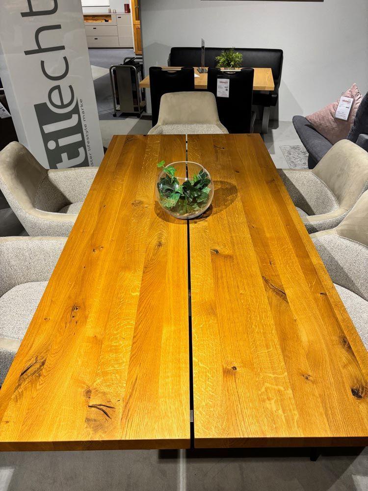 Wangenesstisch "Z20" Rustikale Asteiche Hartholzöl natur Äste.