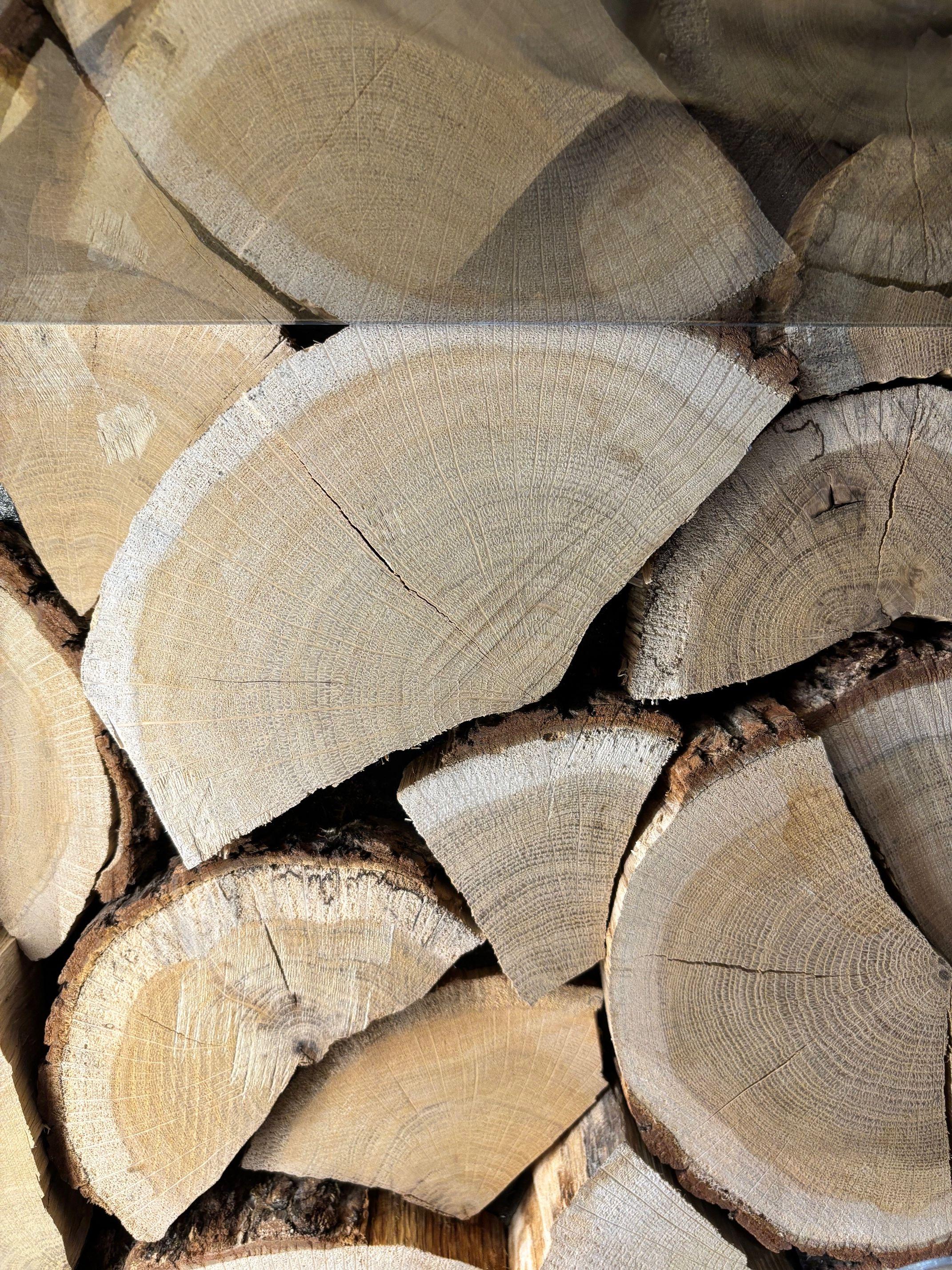 Kaminholz-Rückwand-Akzent