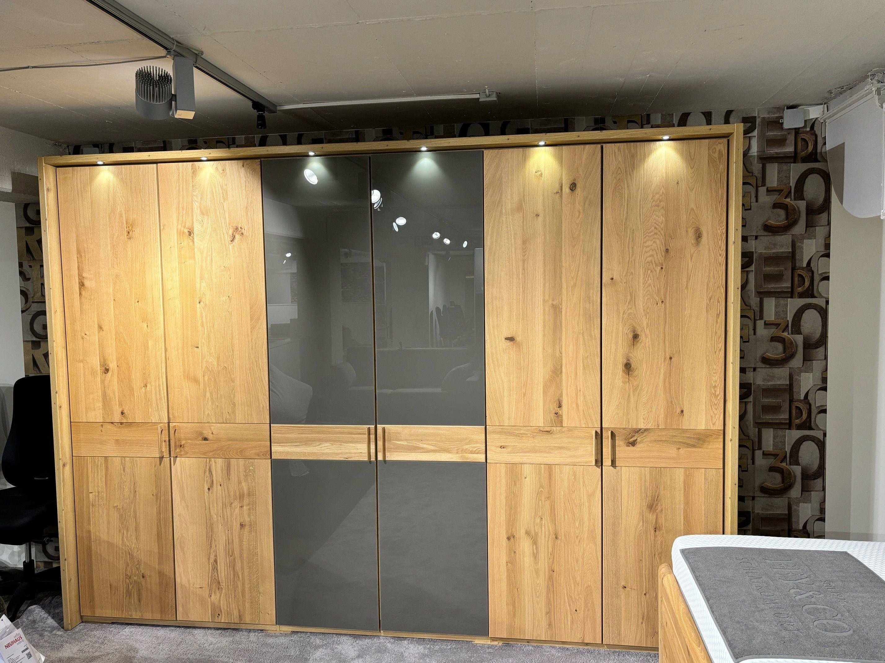 Schlafzimmer "Cesena" Bianco Eiche teilmassiv.