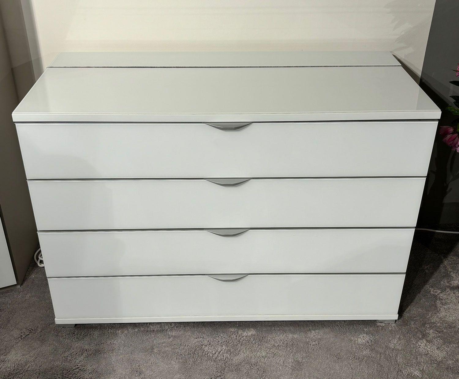 Fernseh-Kommode 4 Schubkästen mit Vollauszug Griff alufarbig