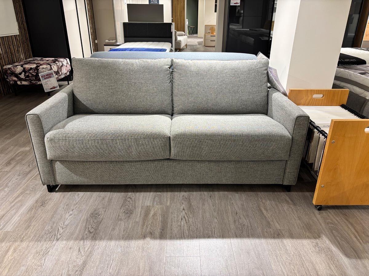 Schlafsofa "Cajus" mit Kaltschaummatratze.