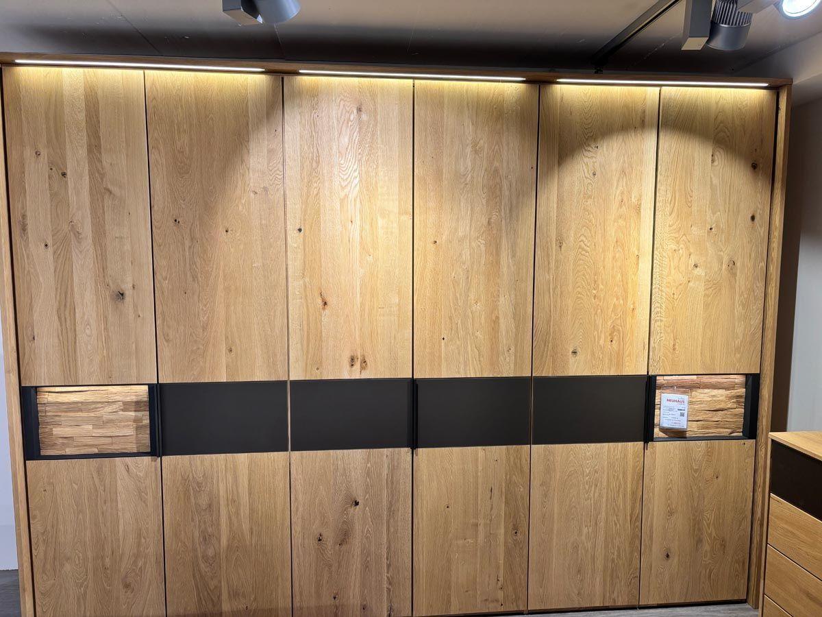 Wildeiche massiv ,soft gebürstet, Absetung Mattglas cubanit.