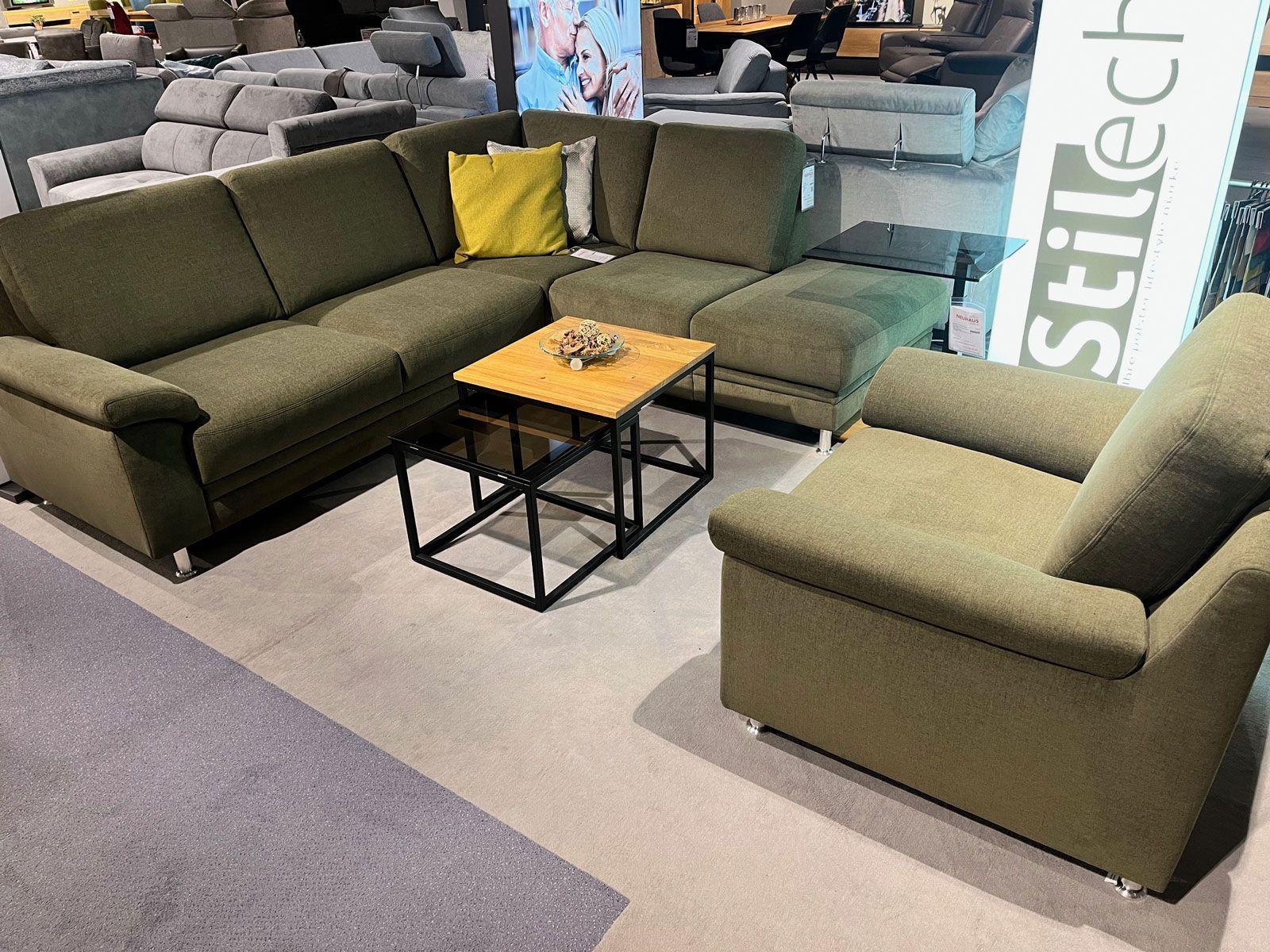 Garnitur "Amanda" Stoff: Easy Care Oliv, Gr.3.